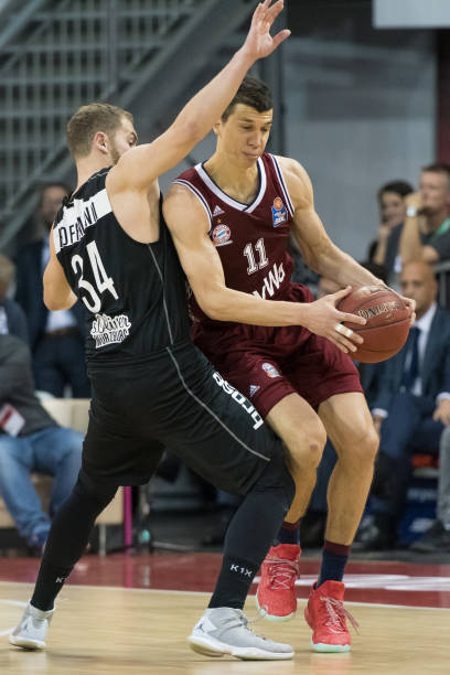 仅展现了球 仅展现了球